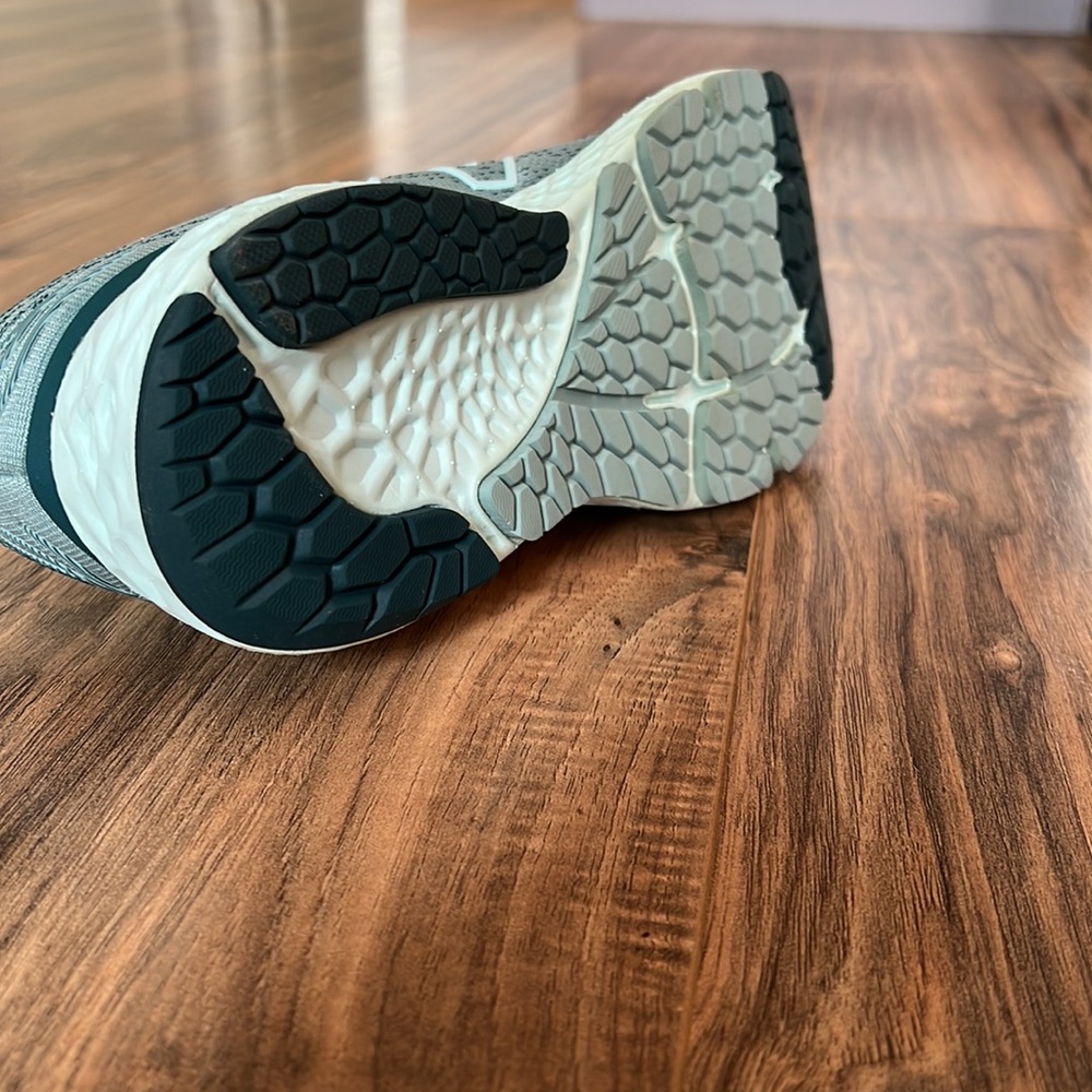 New Balance Running Course Shoes - Picture 4 of 4